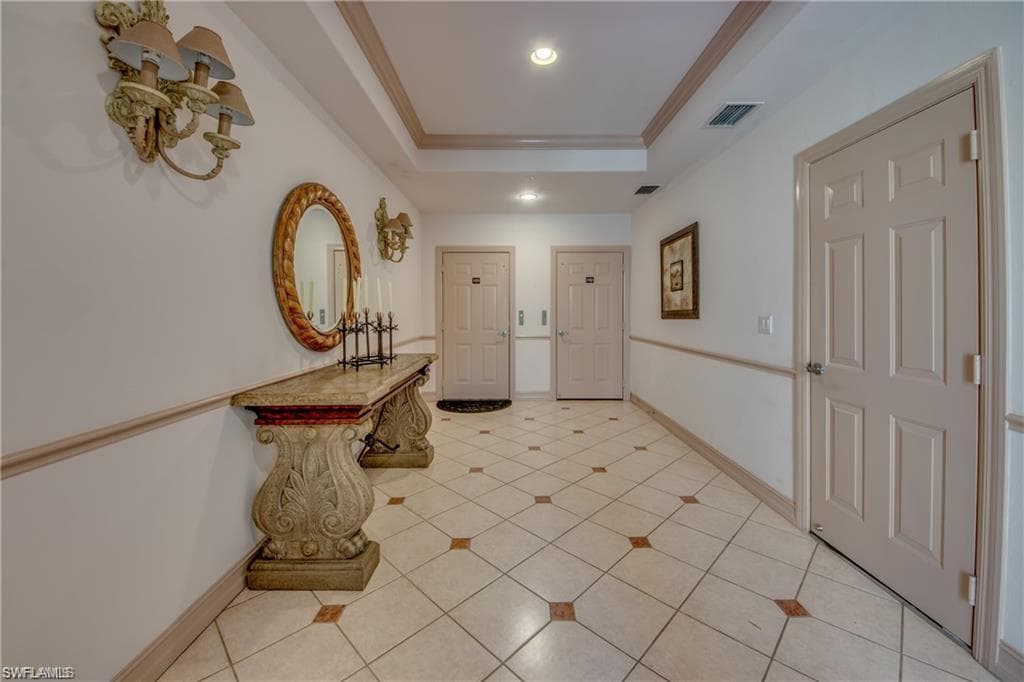 2843 Tiburon Blvd E 7-102, Naples, FL 34109-40