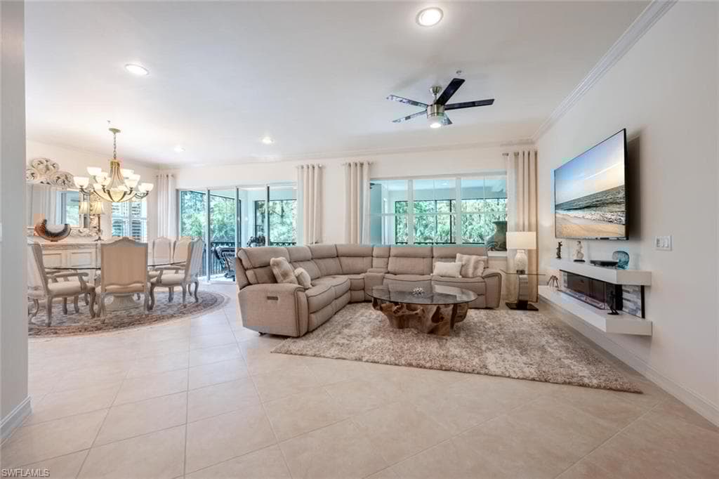 2843 Tiburon Blvd E 7-102, Naples, FL 34109-6