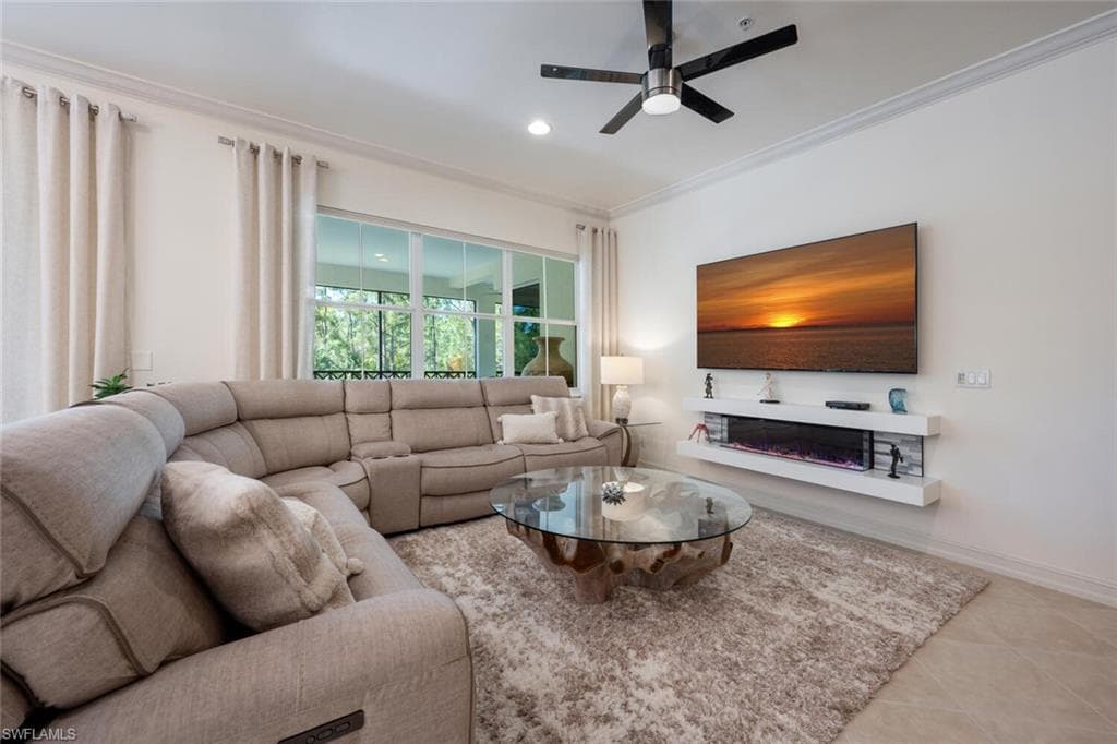2843 Tiburon Blvd E 7-102, Naples, FL 34109-8