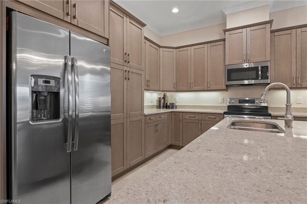 7022 Dominica Dr, Naples, FL 34113-9