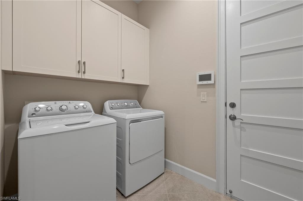 7022 Dominica Dr, Naples, FL 34113-26