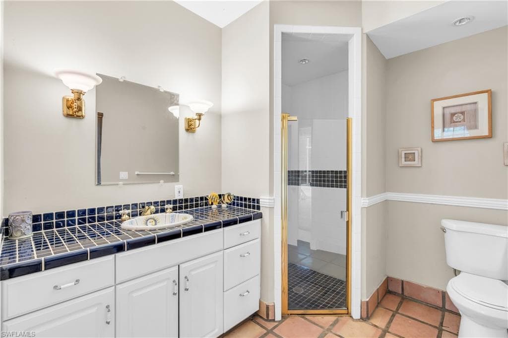 685 11th St NW, Naples, FL 34120-16