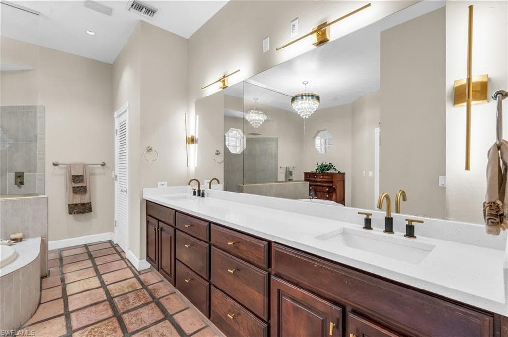 685 11th St NW, Naples, FL 34120-23
