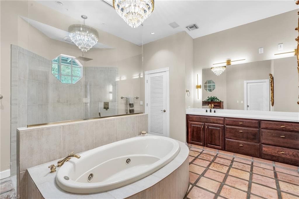 685 11th St NW, Naples, FL 34120-24