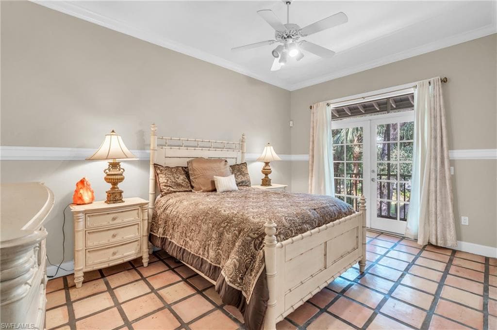 685 11th St NW, Naples, FL 34120-26