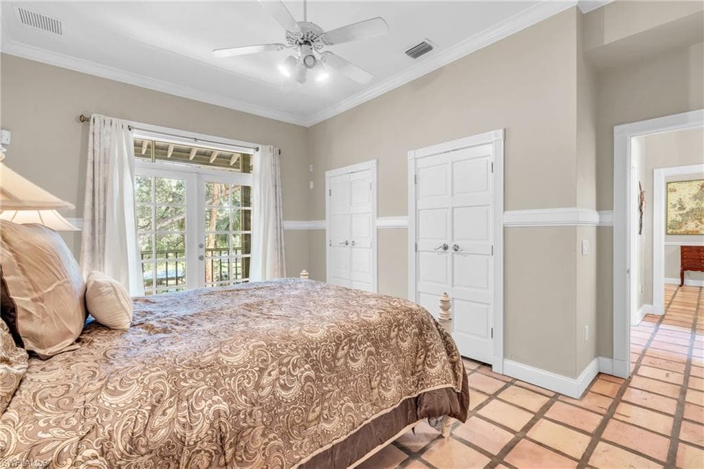 685 11th St NW, Naples, FL 34120-27