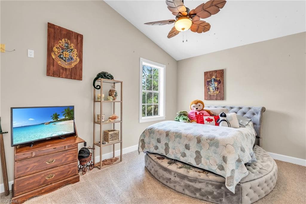 685 11th St NW, Naples, FL 34120-30