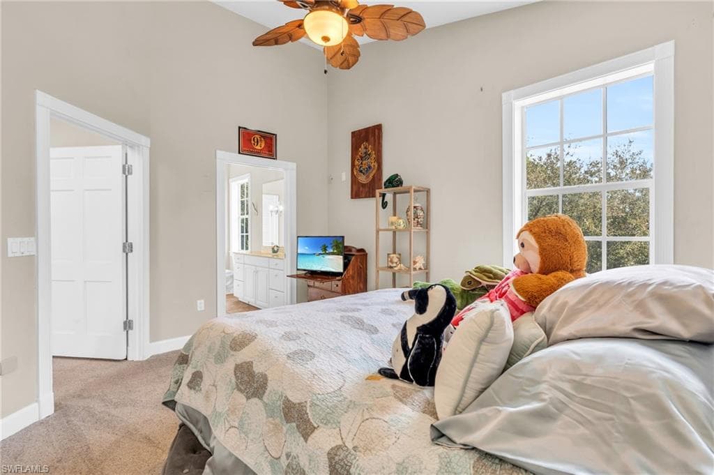 685 11th St NW, Naples, FL 34120-31