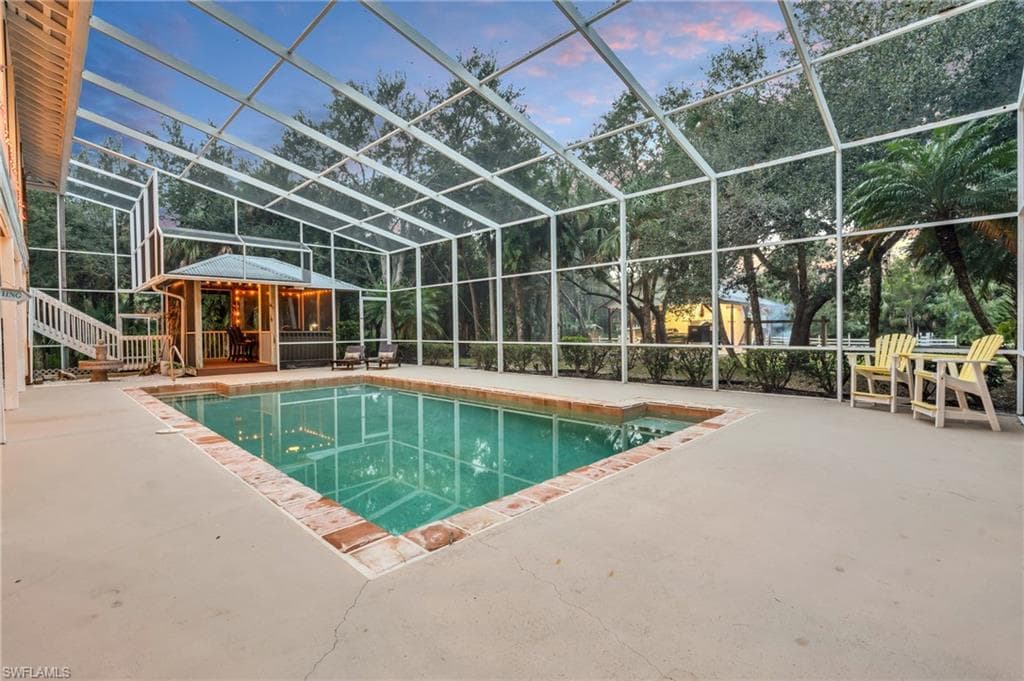685 11th St NW, Naples, FL 34120-39