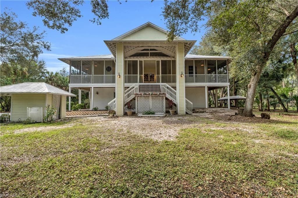 685 11th St NW, Naples, FL 34120-6