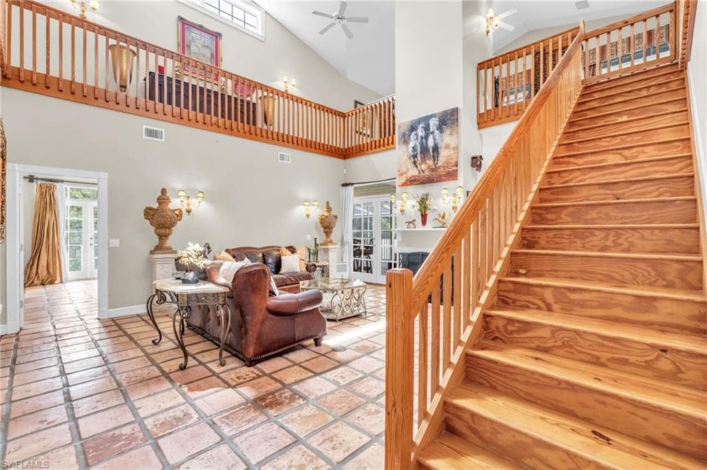 685 11th St NW, Naples, FL 34120-7