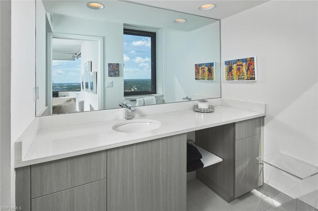 5555 Heron Point Dr 2101, Naples, FL 34108-15