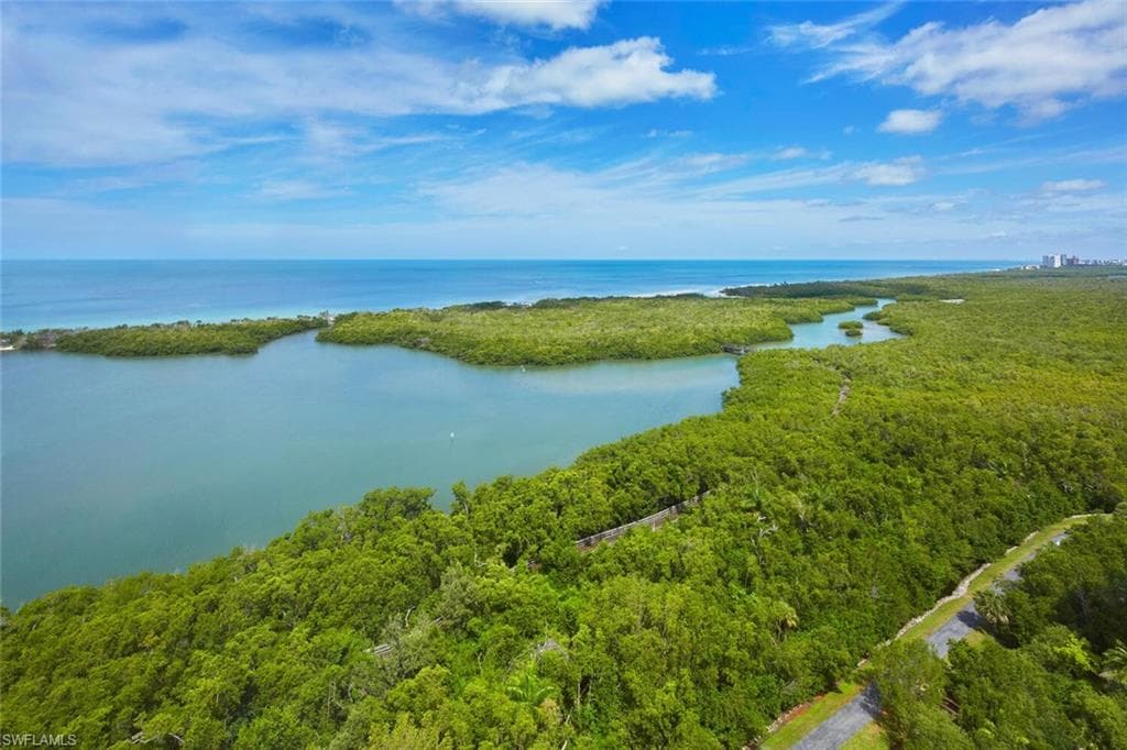 5555 Heron Point Dr 2101, Naples, FL 34108-22