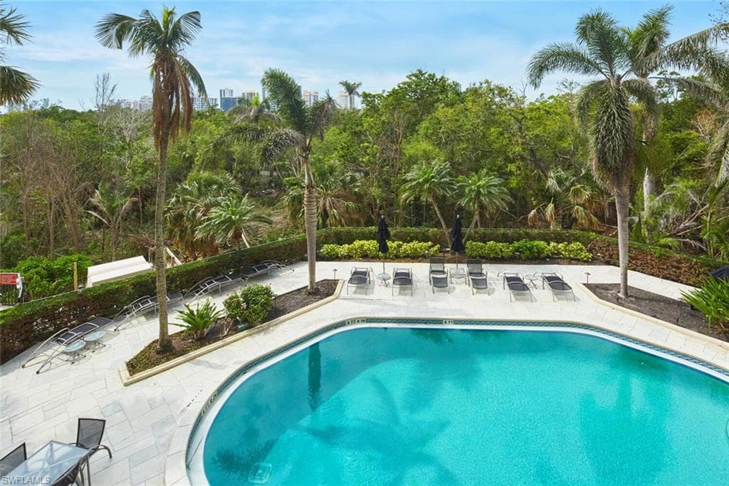 5555 Heron Point Dr 2101, Naples, FL 34108-28