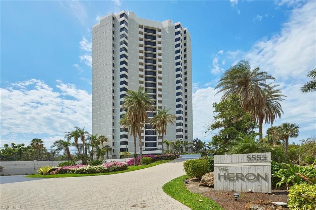 5555 Heron Point Dr 2101, Naples, FL 34108-30