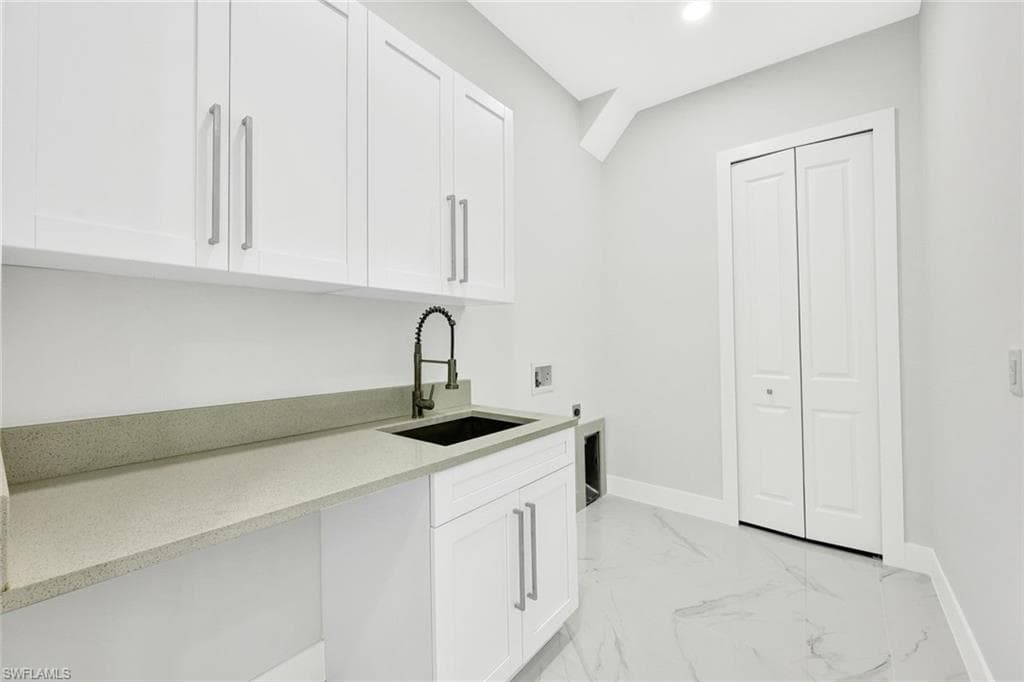 3524 15th Ter, Cape Coral, FL 33993-14