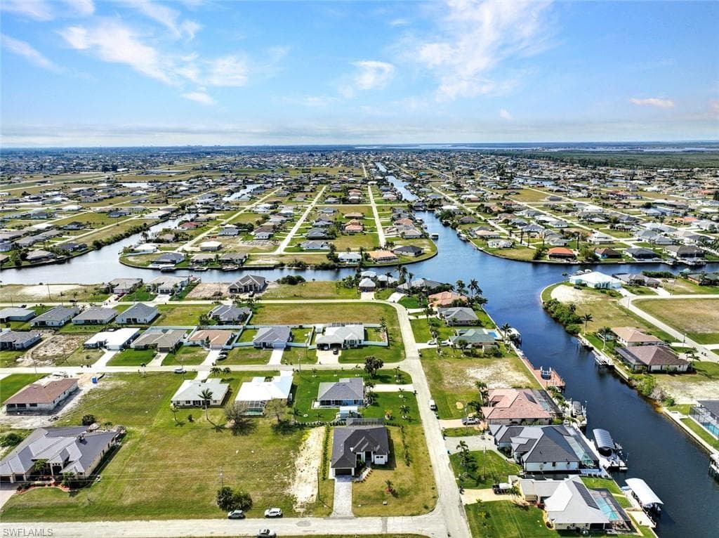 3524 15th Ter, Cape Coral, FL 33993-3