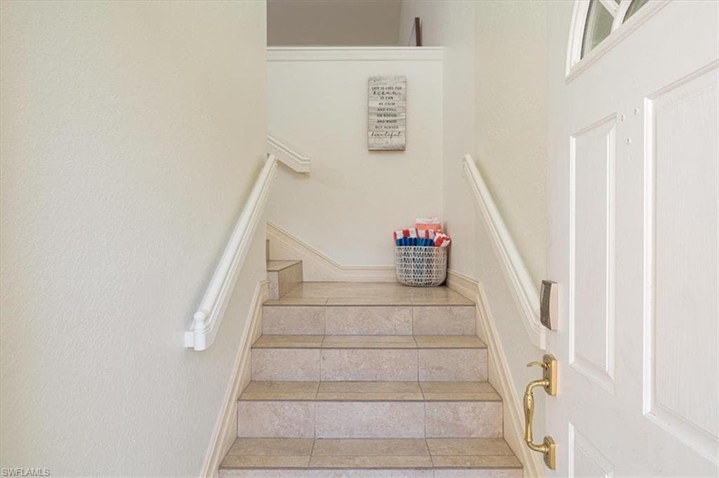 8370 Excalibur Cir J4, Naples, FL 34108-19
