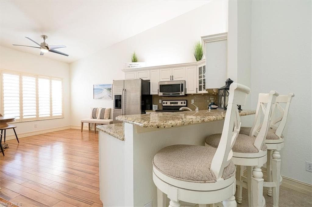 8370 Excalibur Cir J4, Naples, FL 34108-4