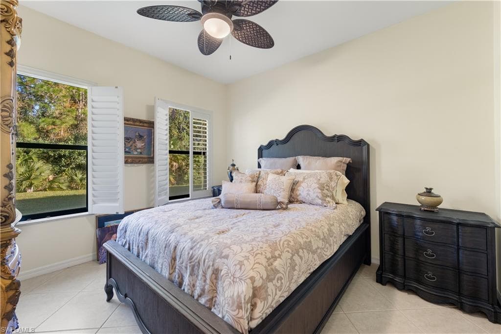 461 33rd Ave NE, Naples, FL 34120-13