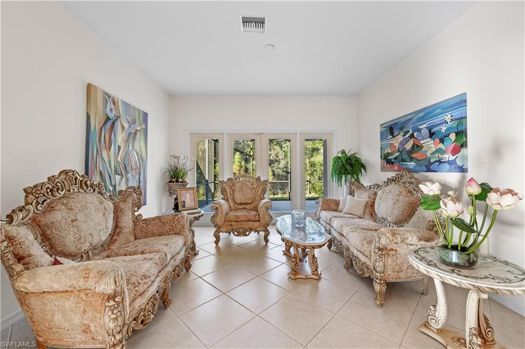 461 33rd Ave NE, Naples, FL 34120-15