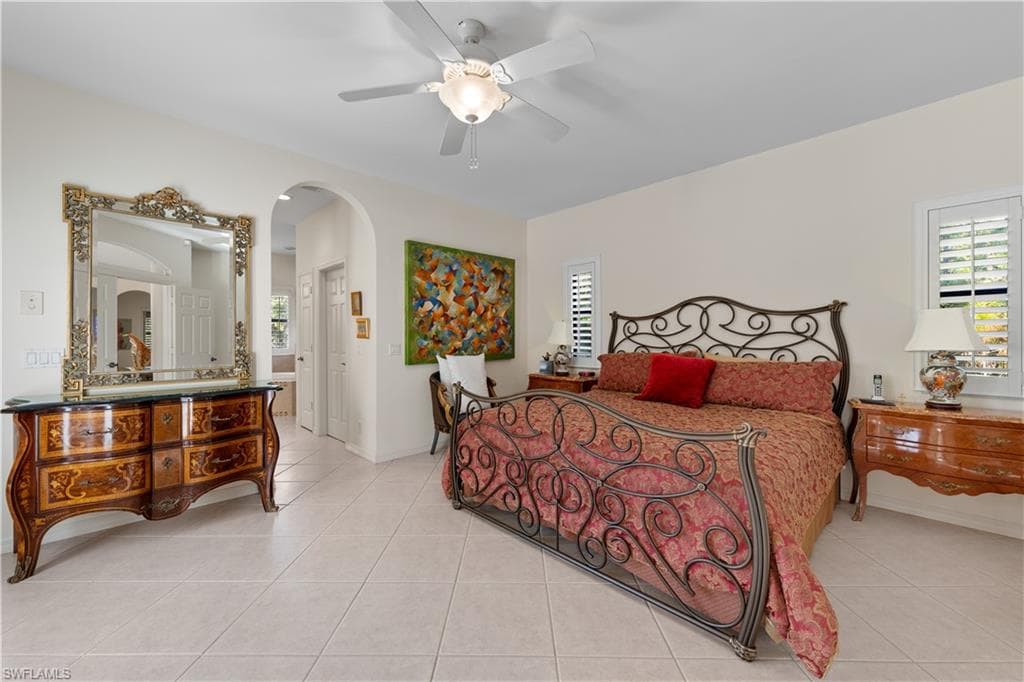 461 33rd Ave NE, Naples, FL 34120-16
