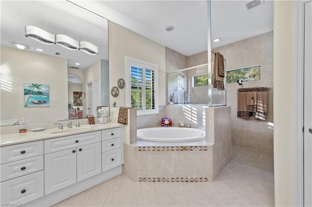 461 33rd Ave NE, Naples, FL 34120-20