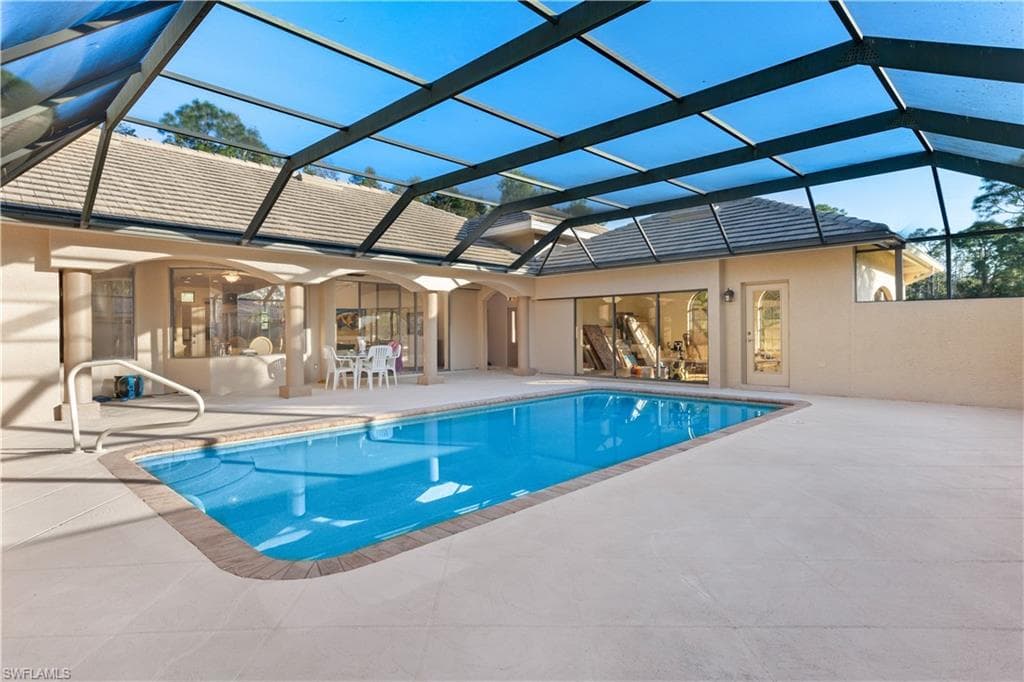461 33rd Ave NE, Naples, FL 34120-3