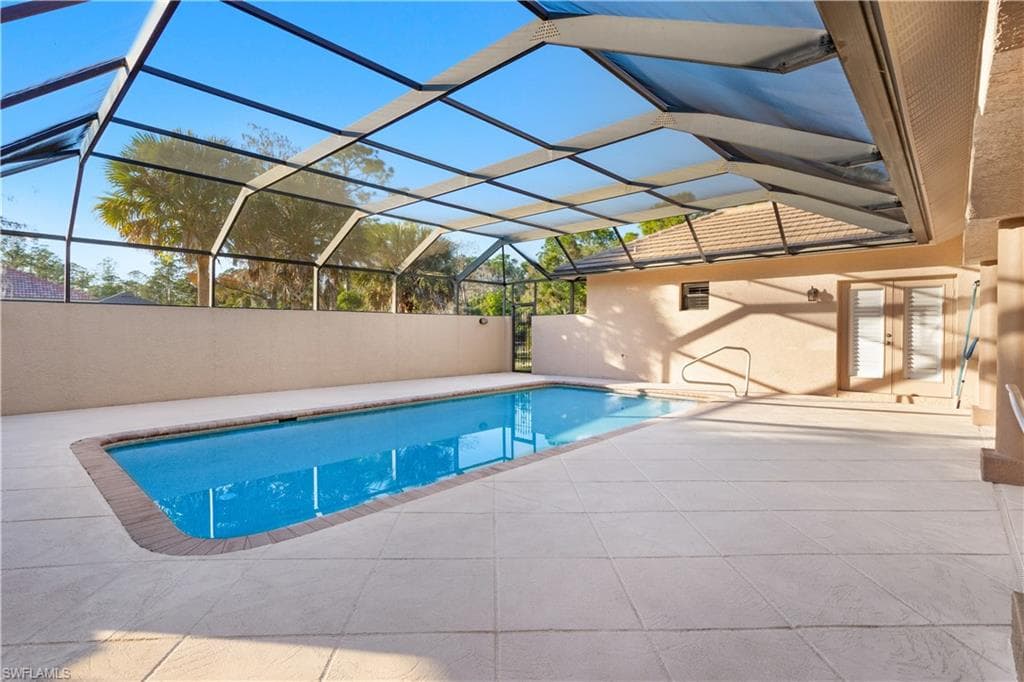 461 33rd Ave NE, Naples, FL 34120-4