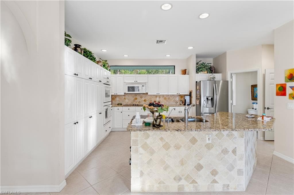 461 33rd Ave NE, Naples, FL 34120-8