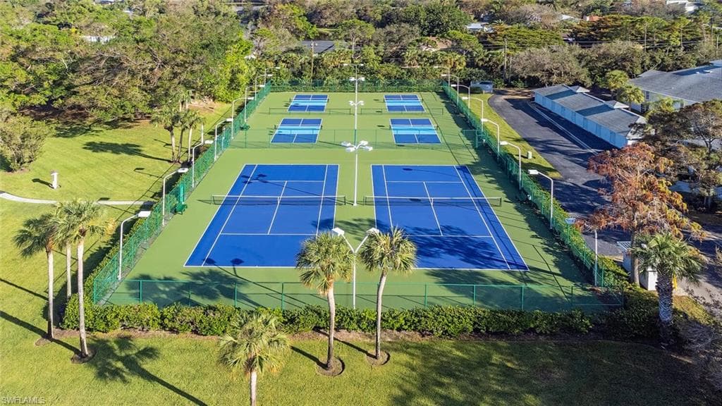 2419 Pine Woods Cir 11, Naples, FL 34105-17