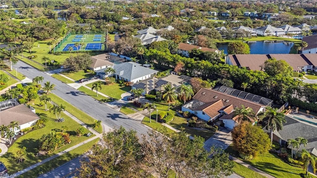 2419 Pine Woods Cir 11, Naples, FL 34105-20