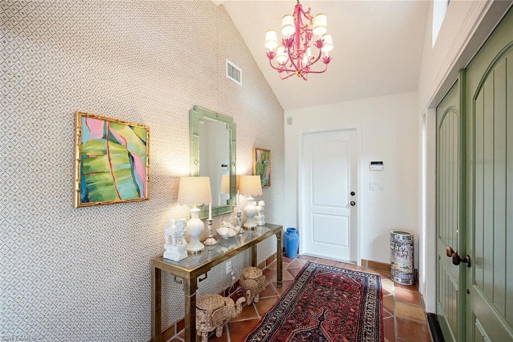 2419 Pine Woods Cir 11, Naples, FL 34105-3