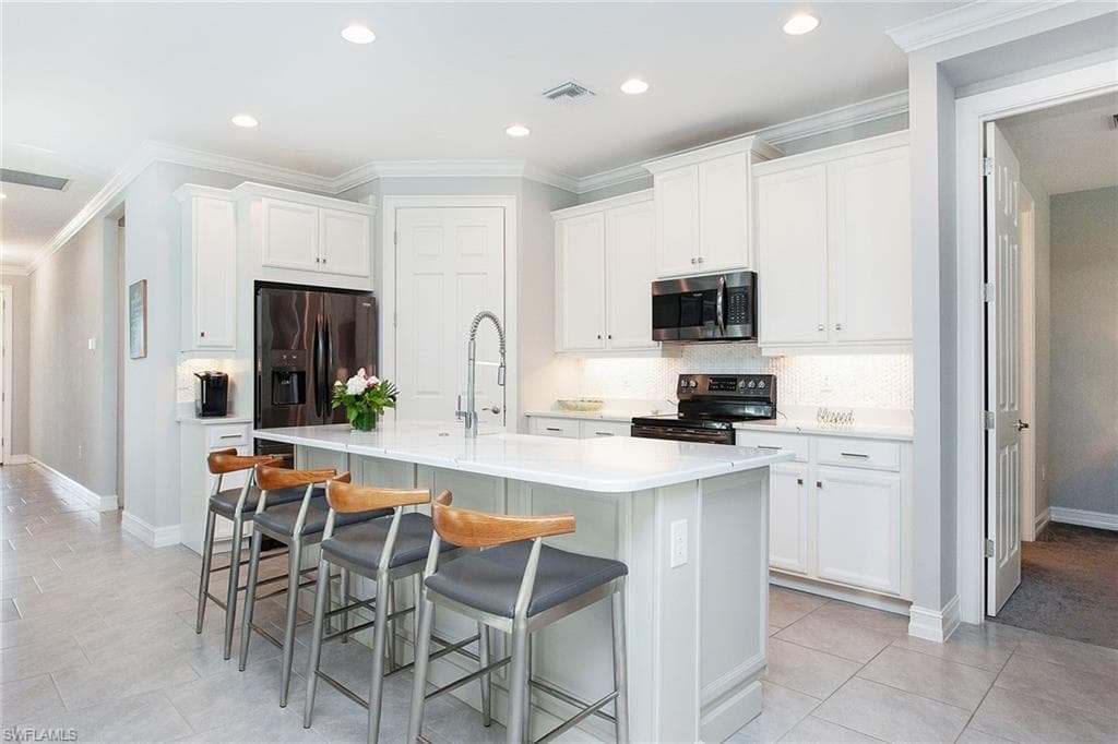 14551 Topsail Dr, Naples, FL 34114-12