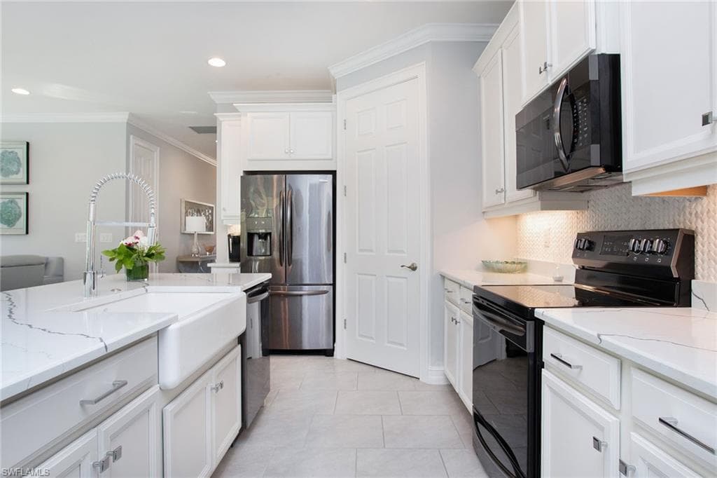 14551 Topsail Dr, Naples, FL 34114-13