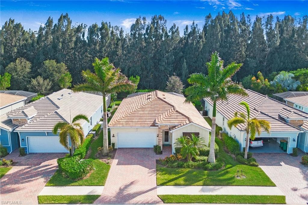 14551 Topsail Dr, Naples, FL 34114-35