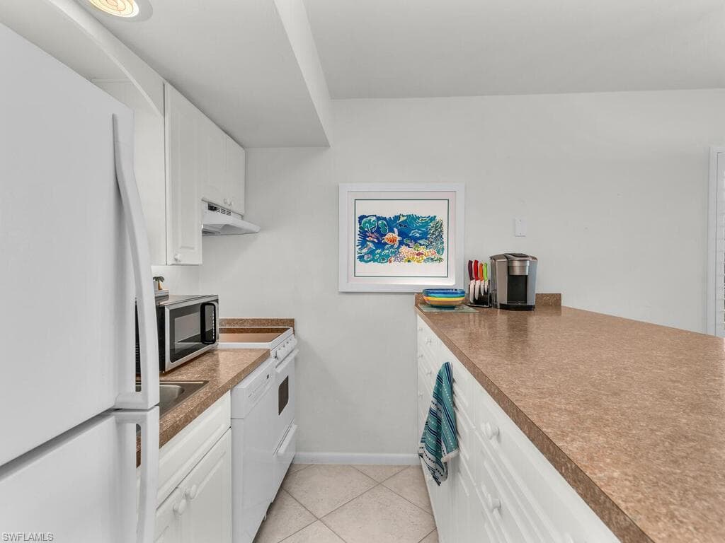 1012 Anglers Cv D-301, Marco Island, FL 34145-7