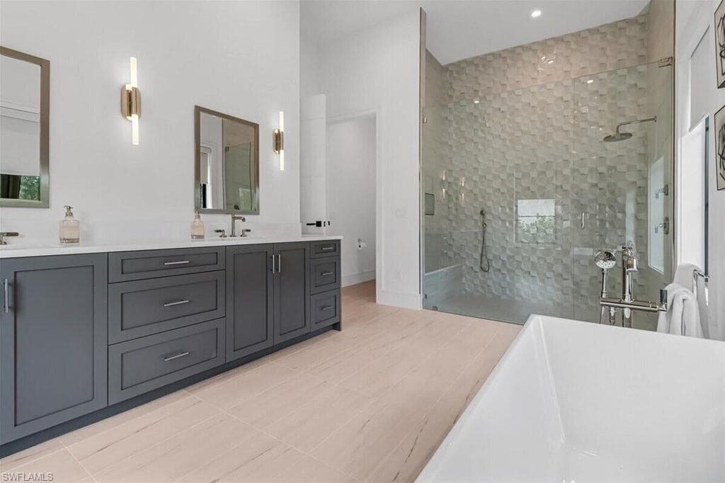 1546 Mandarin Rd, Naples, FL 34102-17