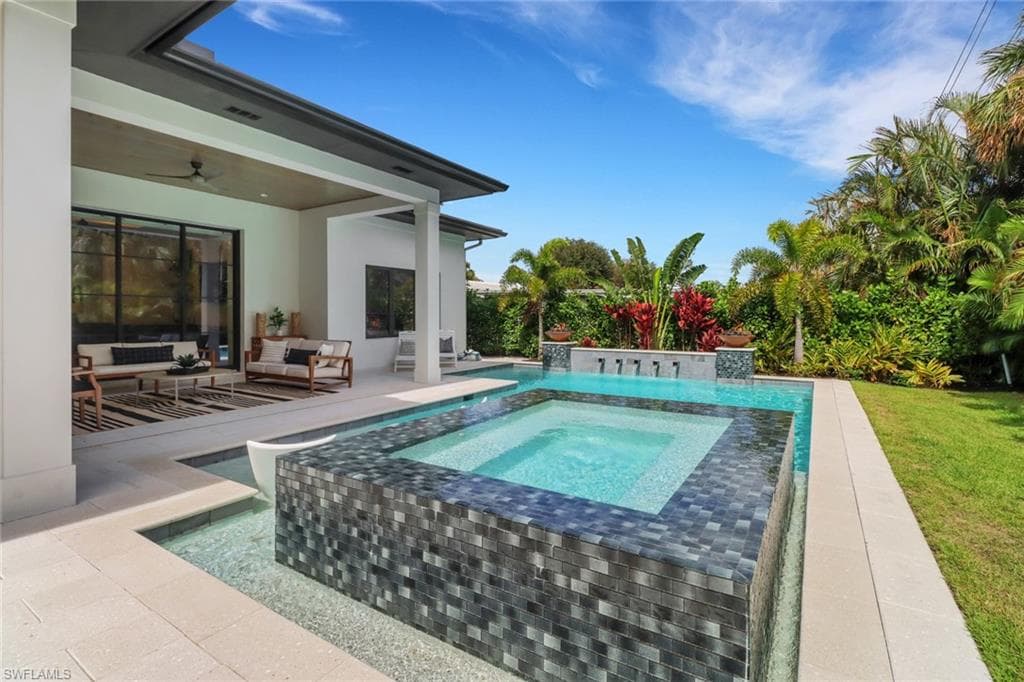 1546 Mandarin Rd, Naples, FL 34102-34