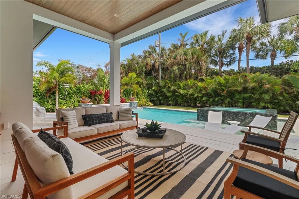 1546 Mandarin Rd, Naples, FL 34102-37