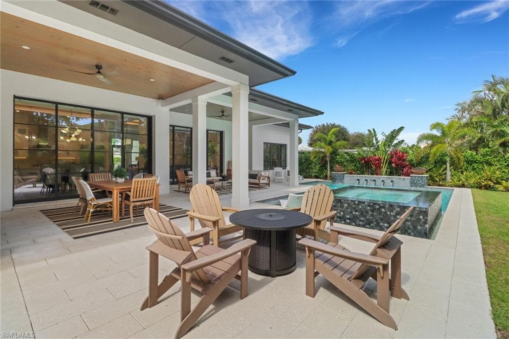 1546 Mandarin Rd, Naples, FL 34102-38