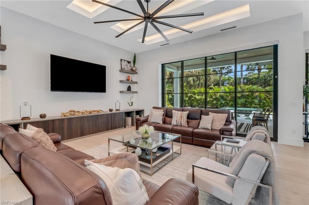 1546 Mandarin Rd, Naples, FL 34102-7