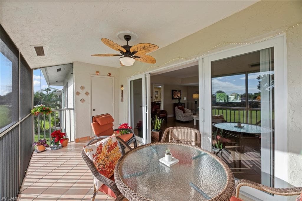 260 Winners Cir 2, Naples, FL 34112-9