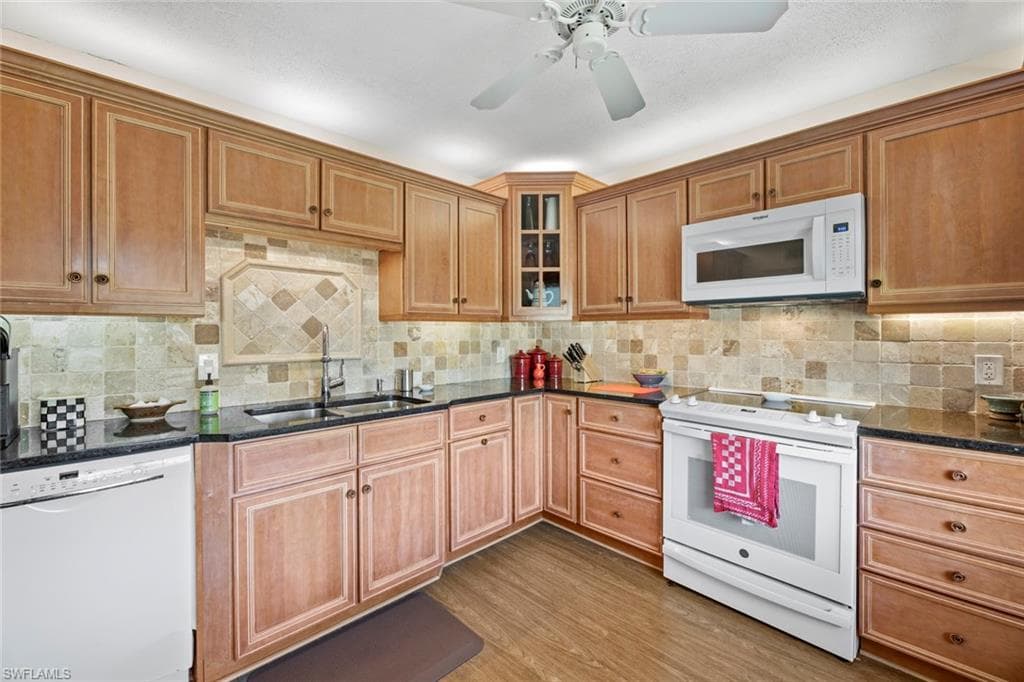 260 Winners Cir 2, Naples, FL 34112-27
