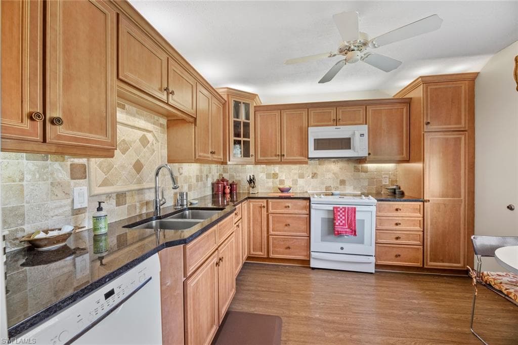 260 Winners Cir 2, Naples, FL 34112-28
