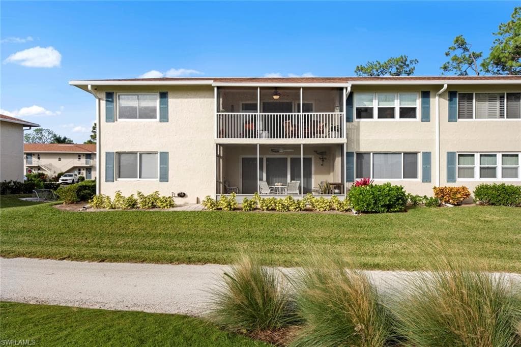 260 Winners Cir 2, Naples, FL 34112-2