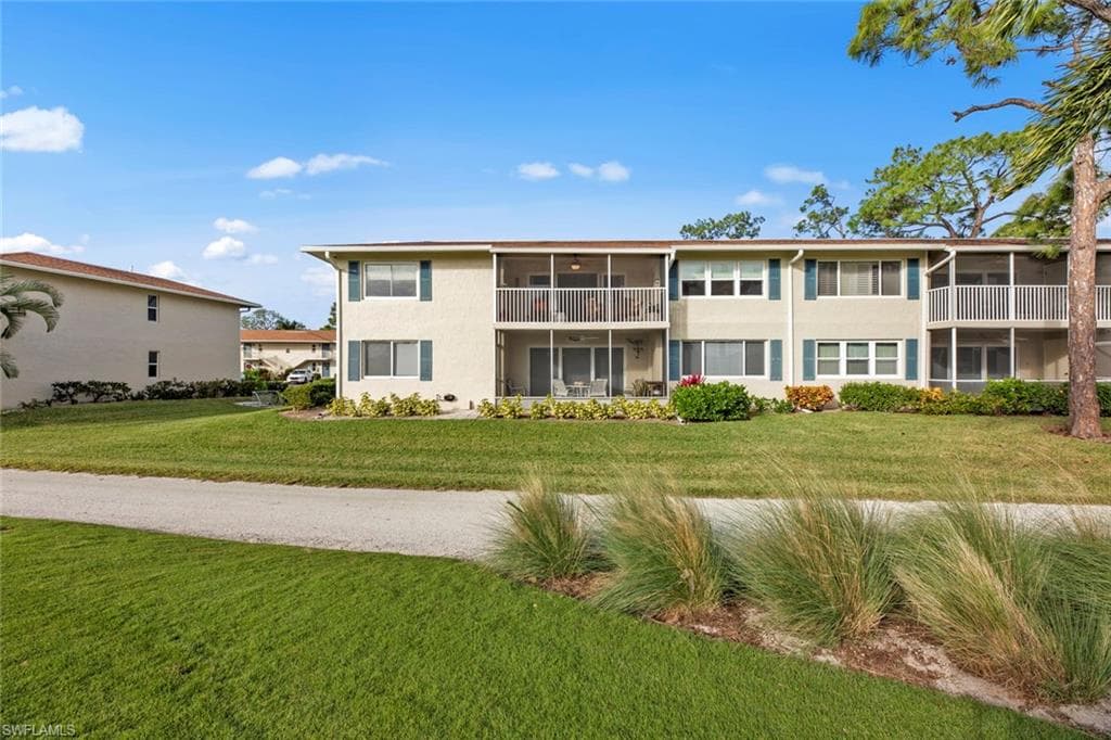 260 Winners Cir 2, Naples, FL 34112-3