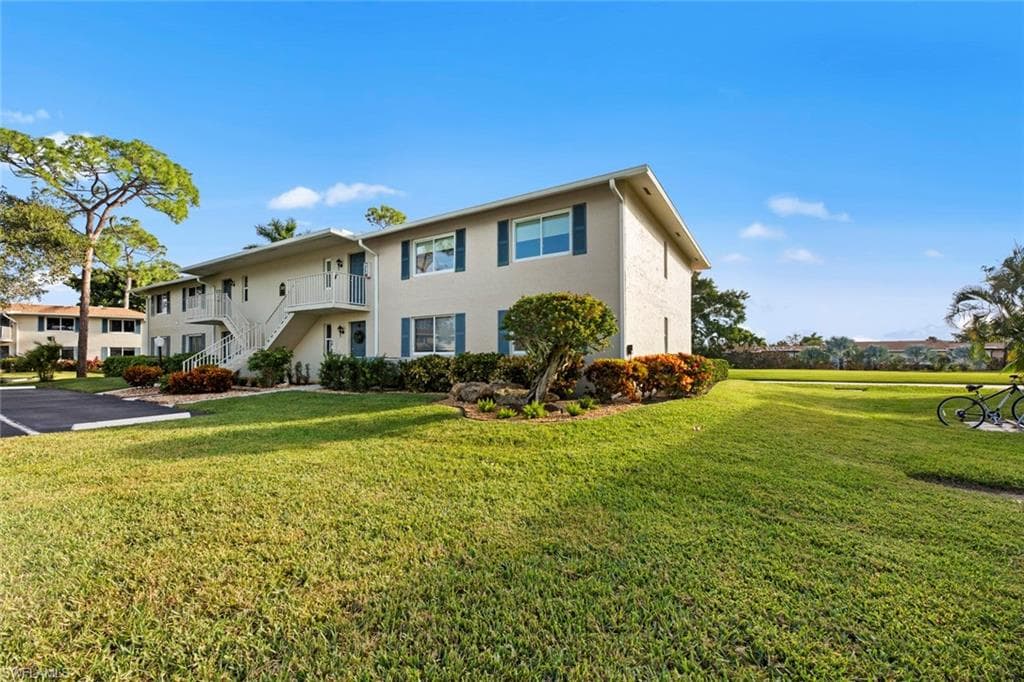 260 Winners Cir 2, Naples, FL 34112-6