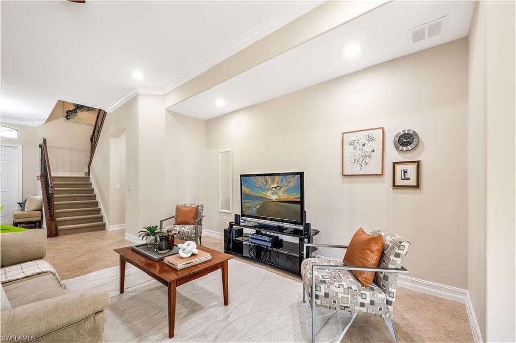7812 Bucks Run Dr, Naples, FL 34120-9