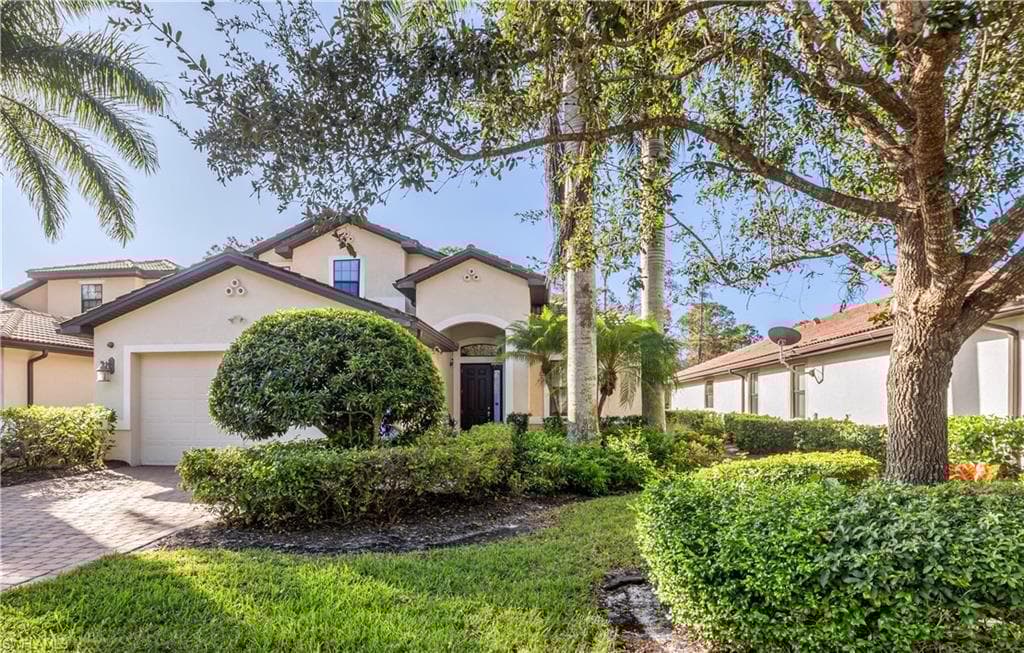 7812 Bucks Run Dr, Naples, FL 34120-1